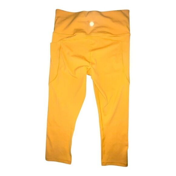 Athleta Ultimate Stash II Capri Radiant Sunrise Yellow Workout Medium NWOT - Picture 3 of 7